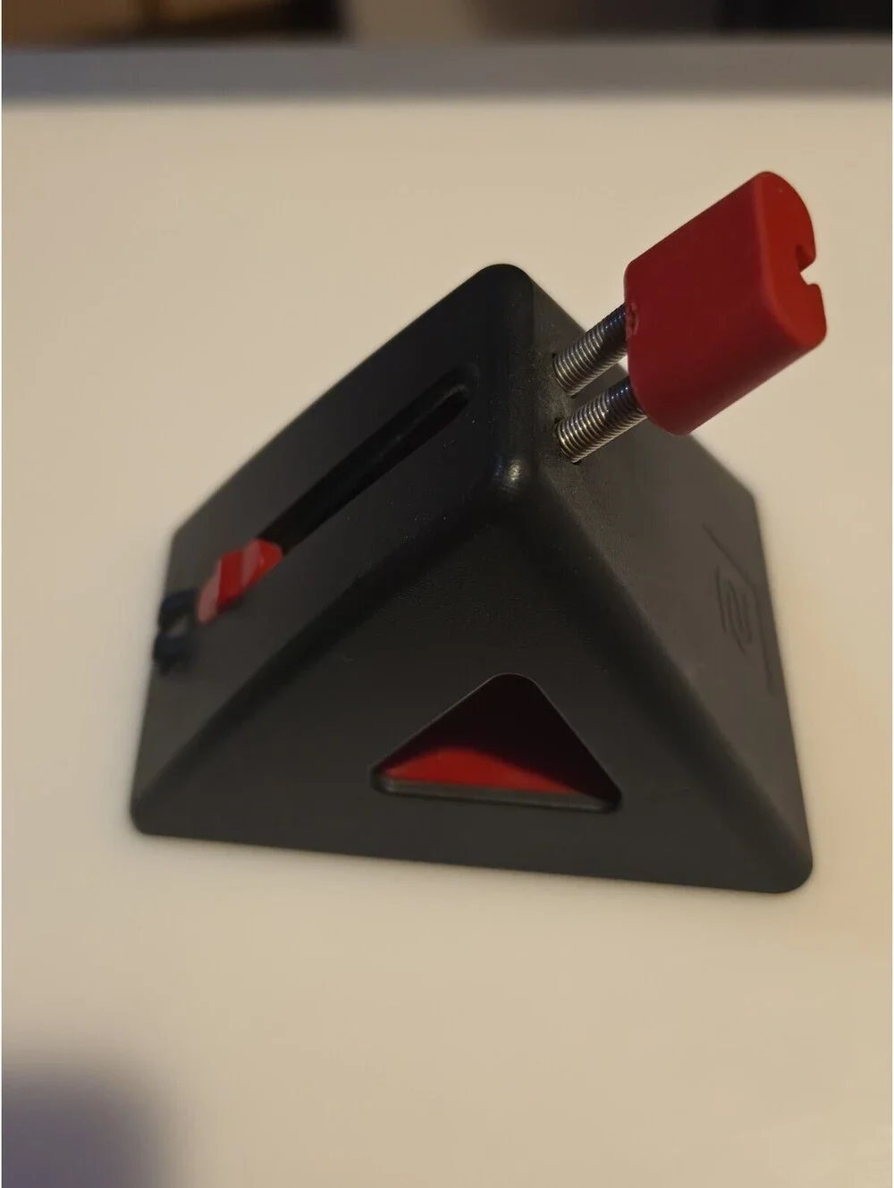 Zowie CAMADE Mouse Bungee Cable Holder Black/Red 9.8cm x 7.2cm